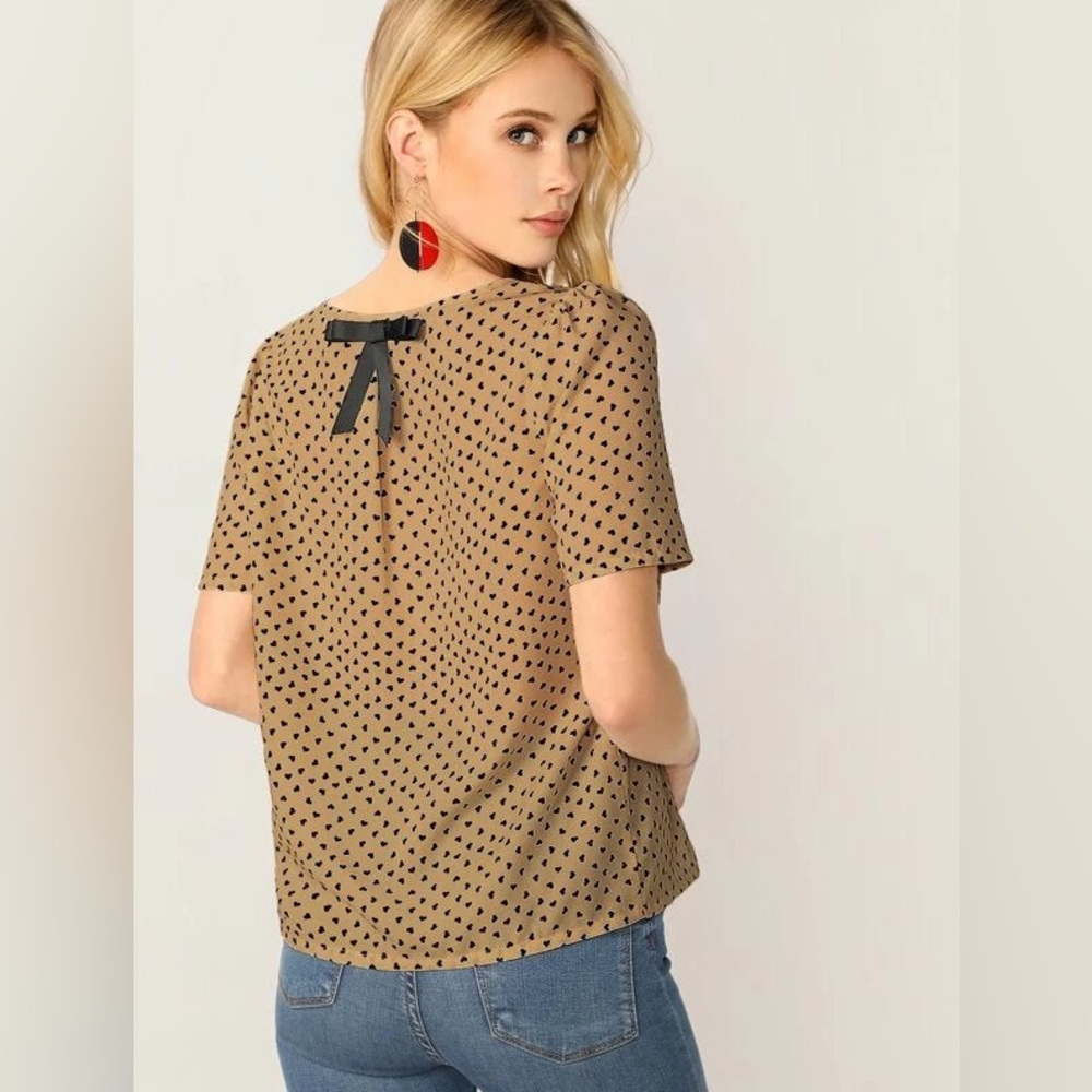 Cute! 🎀 ❤️ Bow Back Heart Print Top bow 🎀 ❤️